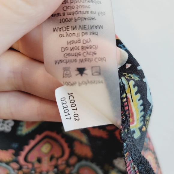 💕 LulaRoe Boho Print Joy Vest Size Small - Picture 5 of 15